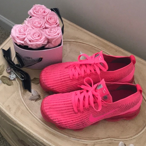 digital pink vapormax flyknit 3